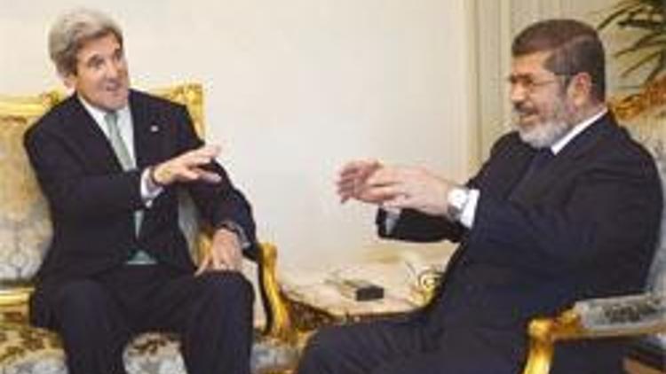 ABD darbeyi bildirdi Mursi sinirden güldü
