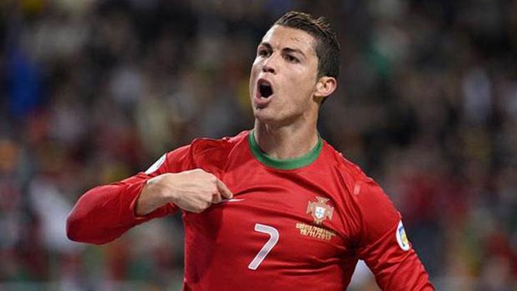 Süper kahraman Ronaldo manşetlerde