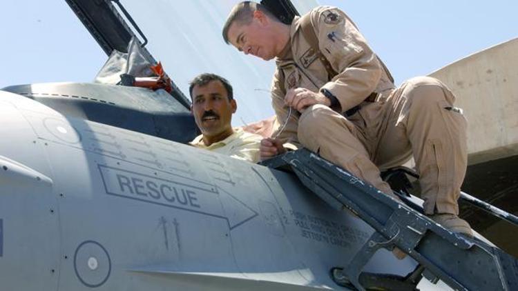Iraklı 24 pilot ABDde eğitim görüyor