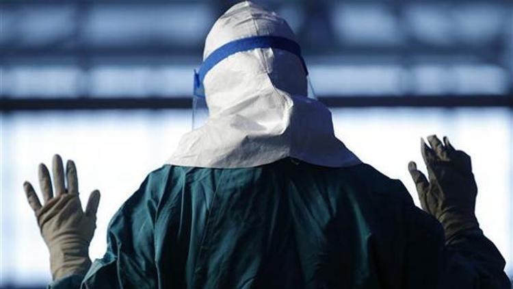 Ebola tehdidi ve paranoyak açıklamaları