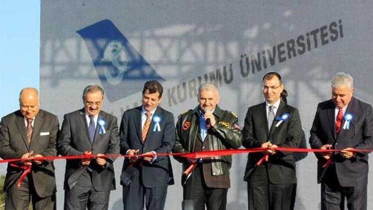 İzmirde Hava Ulaştırma Fakültesi açıldı