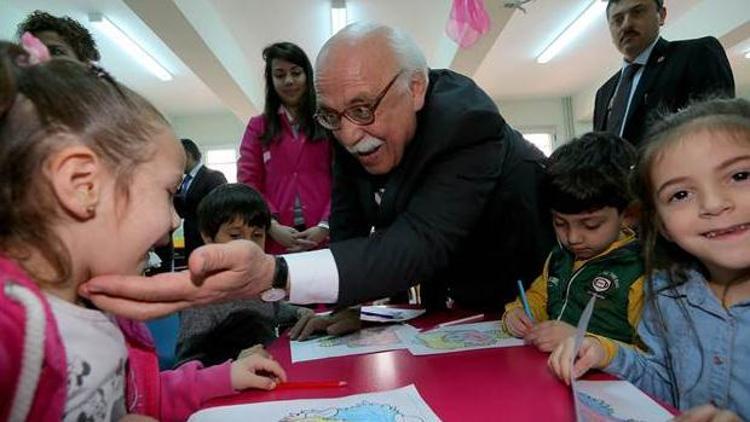 Anaokulu öğrencilerinden ‘selamün aleyküm’lü karşılama