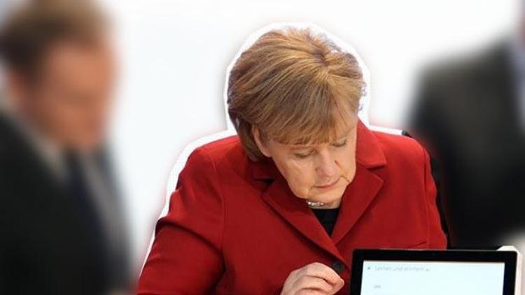 Merkelin E-postasını ele geçirdiler