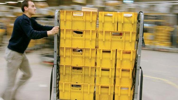 Almanyada 16 bin postacı artık mektup dağıtmıyor