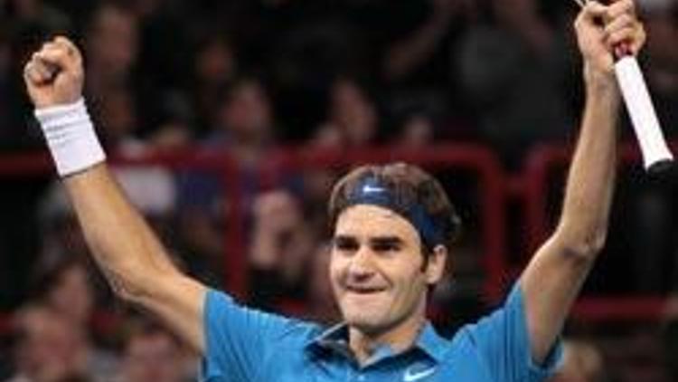 Pariste zafer Federerin