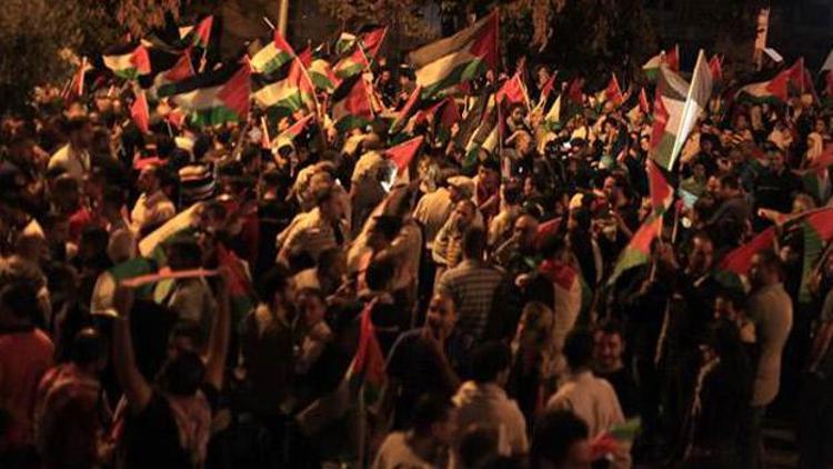 Ramallahta binlerce Filistinli sokağa döküldü, çatışma çıktı