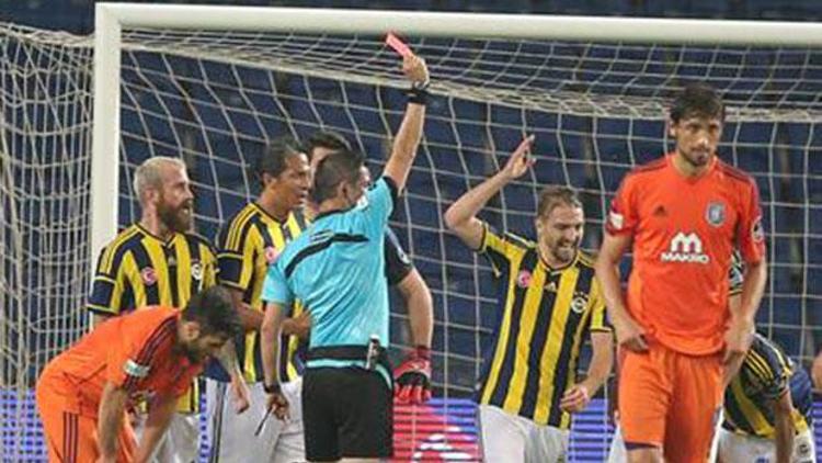 Fenerbahçeye 4 kırmızı kart çıktı
