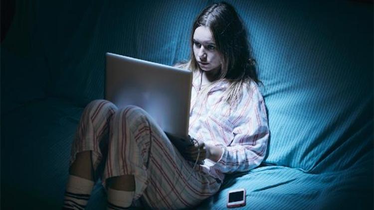 Çocuğunuzla internette etrafı kırıp dökmeden takılmanın yolları
