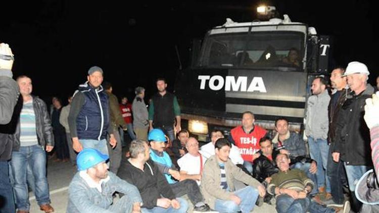 TOMAlar Ankaraya giden işçilerin önünü kesti