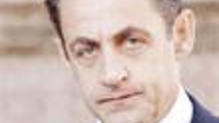Sarkozy’den özel yaşam kitabına engelleme