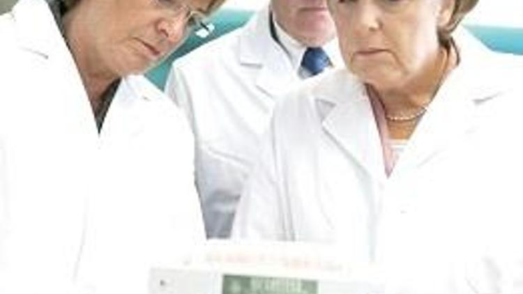 Merkel’e özel domuz gribi aşısı