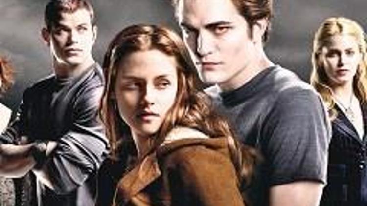 Vampir aşkları gençleri çekti Twilight 1 milyar dolara çıktı