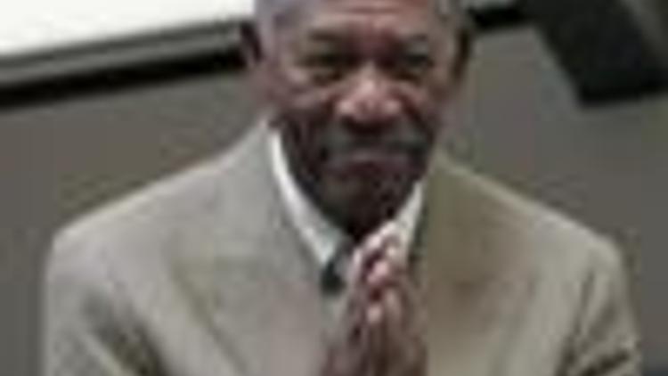 Oscar winner Morgan Freeman injured in car wreck