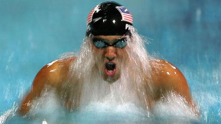 Phelps havuza dönüyor