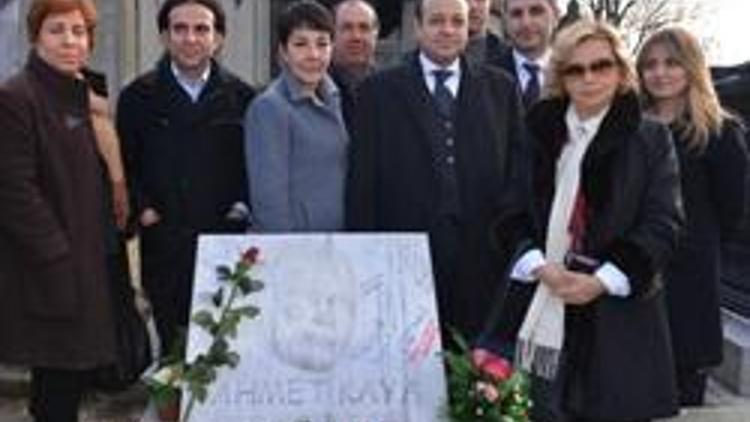 Ahmet Kaya ve Yılmaz Güneyin mezarına çiçek