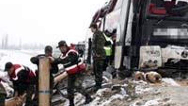 Merzifonda kaza: 2 ölü 38 yaralı