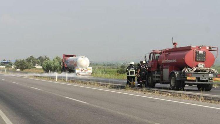Tankerdeki gaz kaçağı nedeniyle Alaşehir-Denizli yolu ulaşıma kapatıldı
