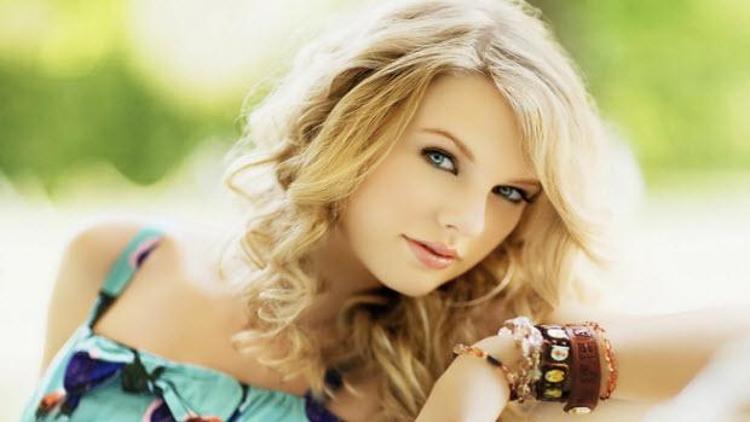Amerikalı şarkıcı Taylor Swift iki porno sitesi satın aldı