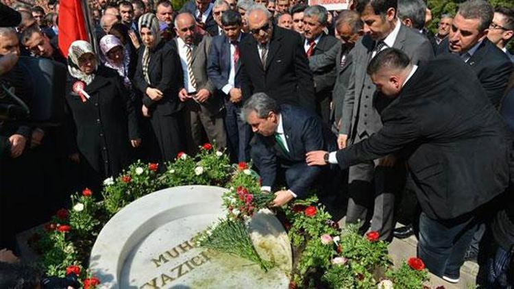 Muhsin Yazıcıoğlu mezarı başında anıldı