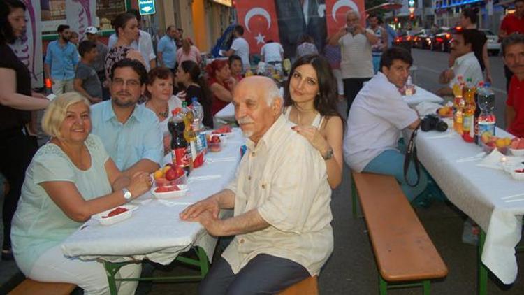 Münih’te sokak iftarına yoğun ilgi