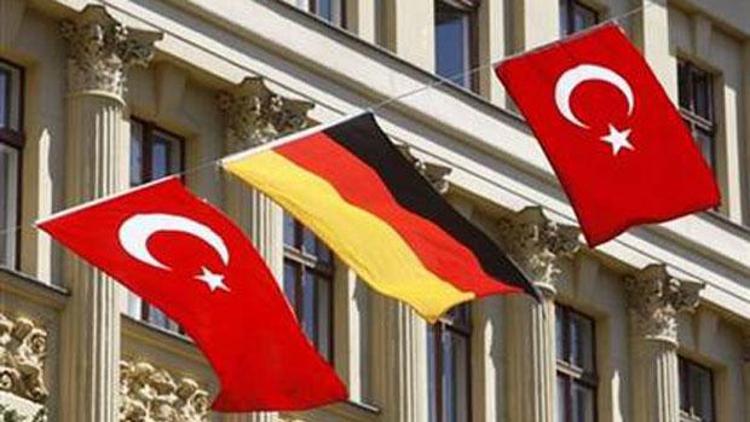 Dinleme krizinde flaş gelişme: Dışişleri Bakanı Davutoğlu, Steinmeierle görüşecek