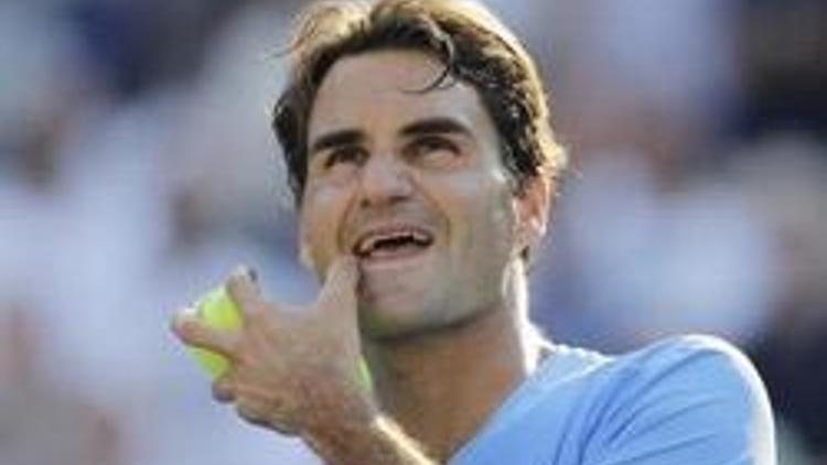 Federer tam gaz devam