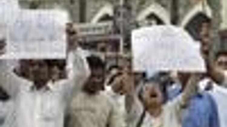 India says all Mumbai attackers from Pakistan as more heads roll