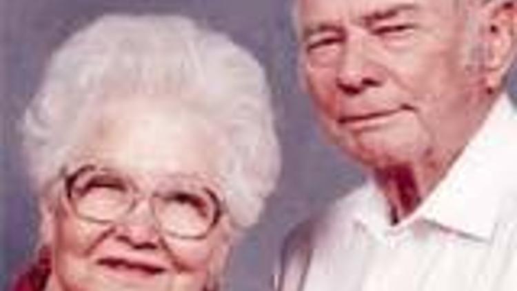 71 yıllık evli çift 4 saat arayla öldü