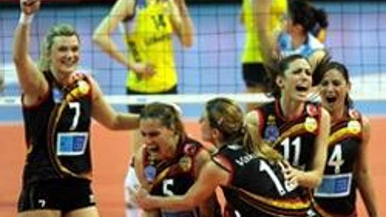 F.Bahçe Universal 2-3 Vakıfbank TT