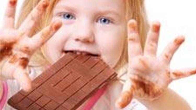 Bir yaşından önce çikolata yasak