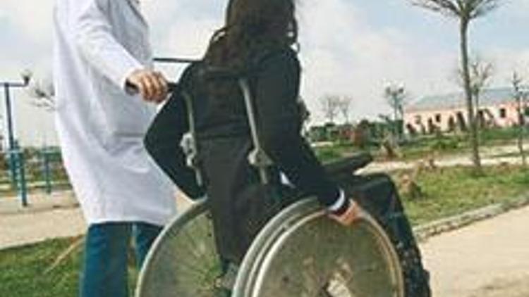 120 bin kapağa 23 tekerlekli sandalye