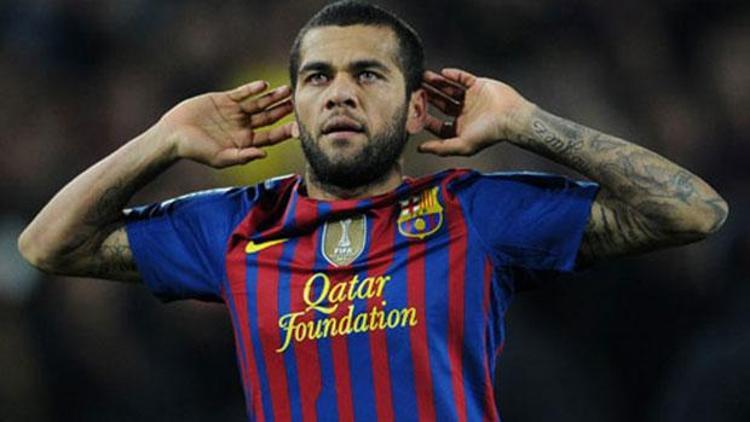 Dani Alves Barcelonadan ayrılacağını açıkladı