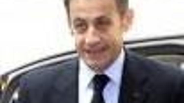 Sarkozy seeks to pass test of Israel trip