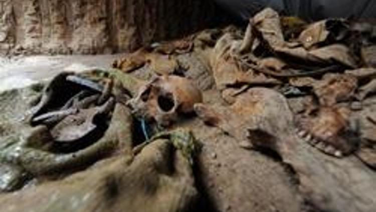 Afganistanın kuzeyindeki Deh Dedide toplu mezar bulundu