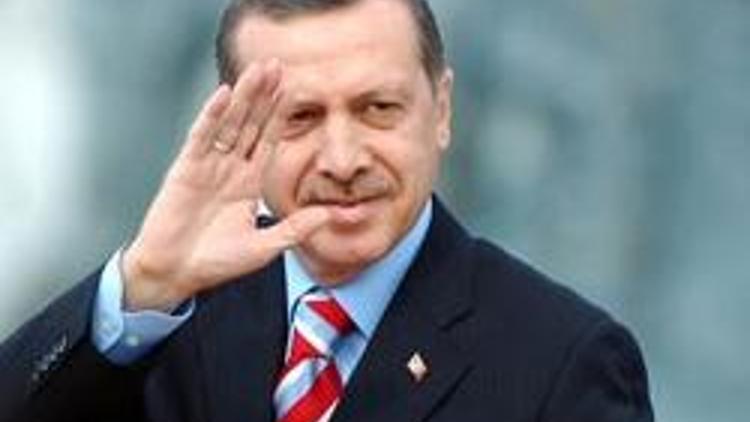 Başbakan Erdoğana pasta sürprizi