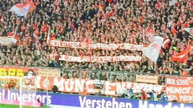 Bayern Münih maçında Çarşı pankartı