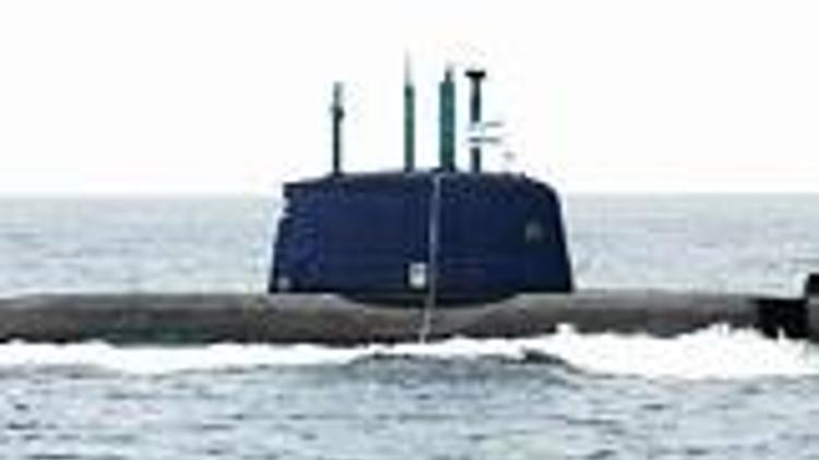 İsrail, İran’a denizaltı yolladı