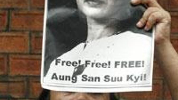 Suu Kyi suçlu bulundu