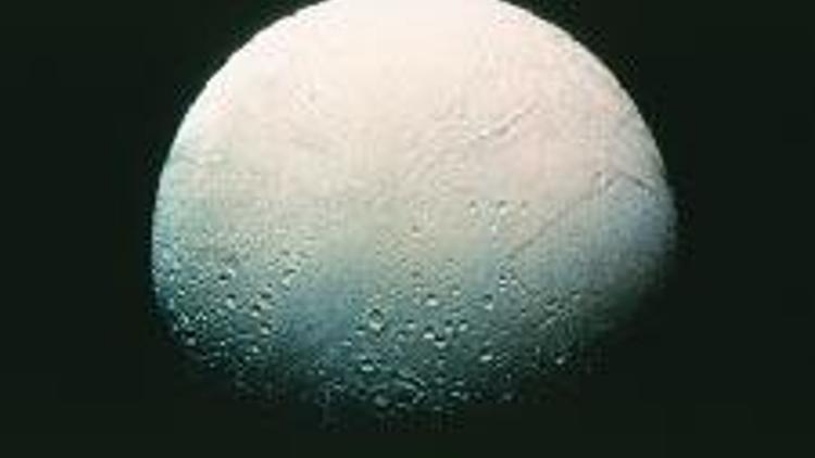 Satürn uydusunda su izleri