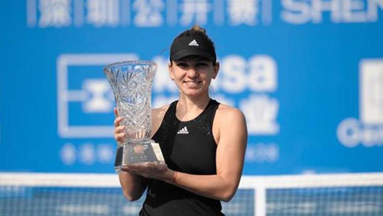 Simona Halep fırtına gibi başladı