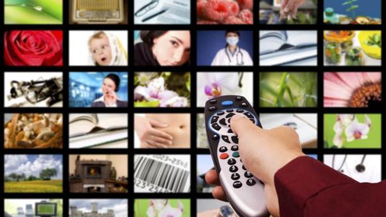 Yılbaşı akşamı televizyonda neler var (TV Canlı Yayın Rehberi izle)