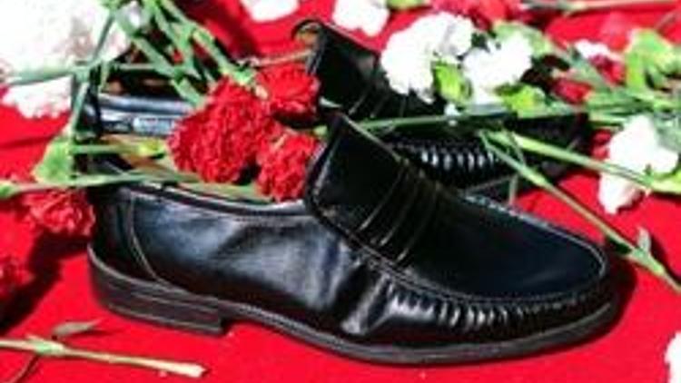 Sessiz ayakkabılar Taksimde