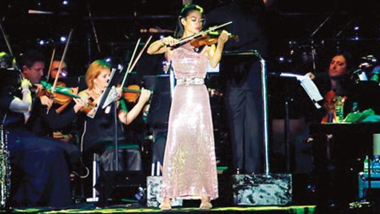 Aykırı Kemancı Vanessa Mae Bodrum’daydı