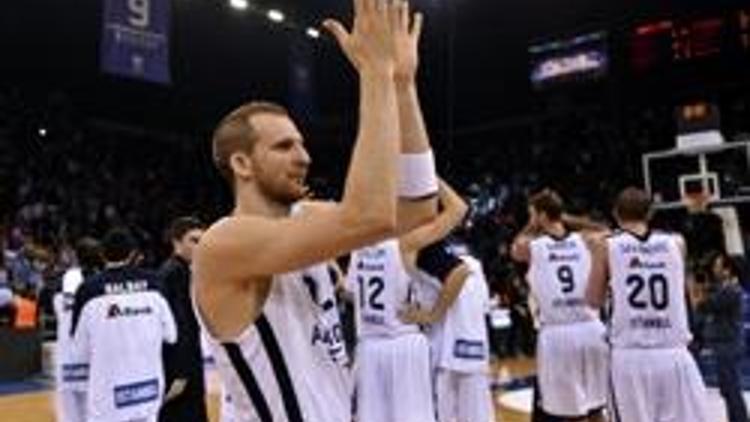 Anadolu Efes evinde galip