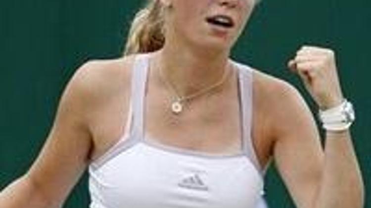 Wozniacki zirvede, Çağlanın yeri değişmedi