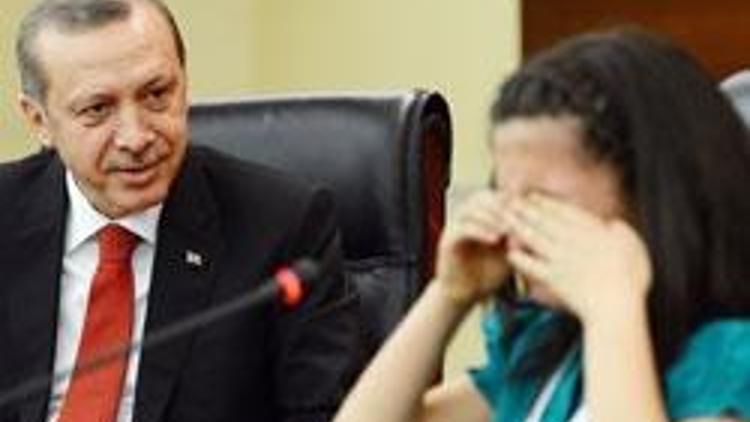 23 Nisan Ulusal Egemenlik ve Çocuk Bayramında küçük Başbakan gözyaşlarına boğuldu