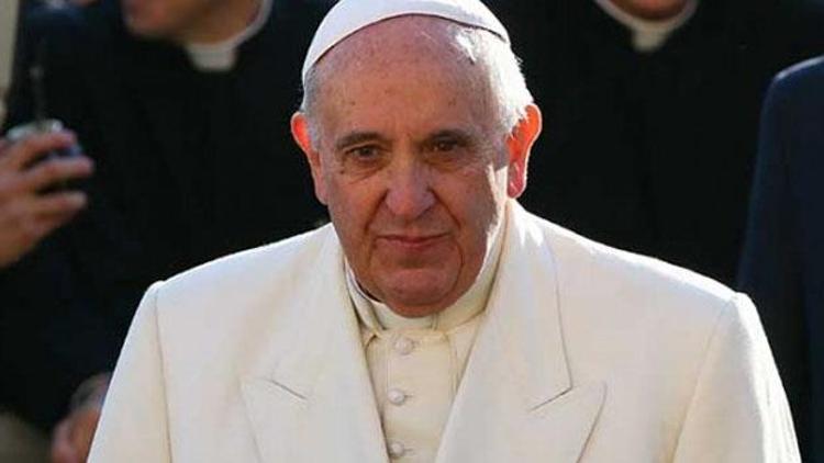 Papa DAİŞ kurbanlarının yakınlarıyla görüştü