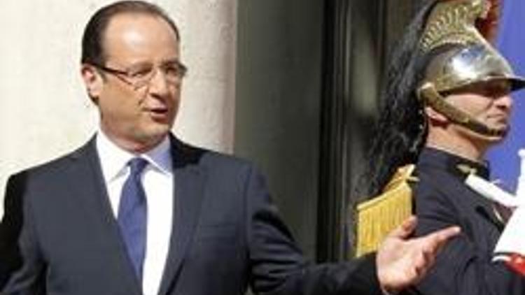 Hollandeın uçağına yıldırım isabet etti