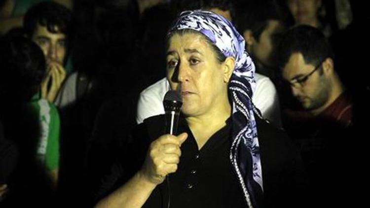 Mehmet Ayvalıtaşın annesi hayatını kaybetti