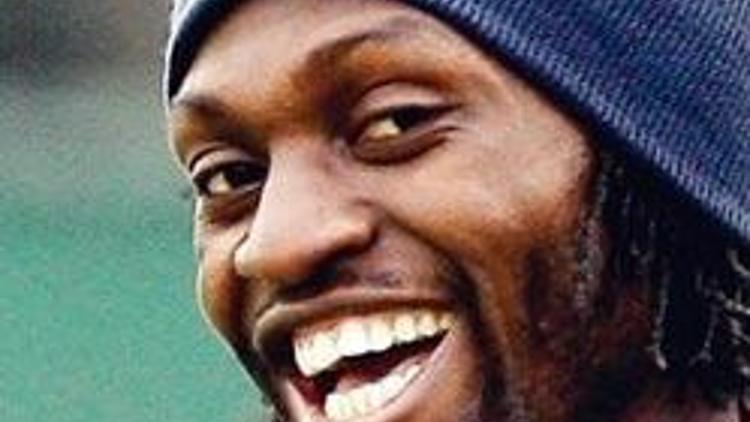 Son bomba Adebayor